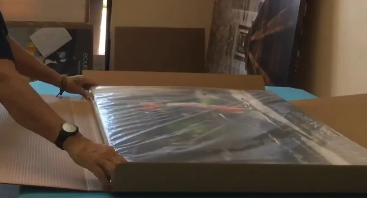 Fine art moving specialist handling artwork for Movers In Dubai
